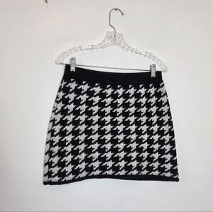 Houndstooth Knit Mini Skirt Black White Sweater Knit Preppy Old Money Winter S